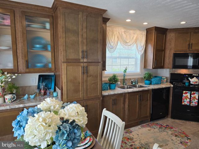 300 ORIOLE DR, Carlisle, PA 17013