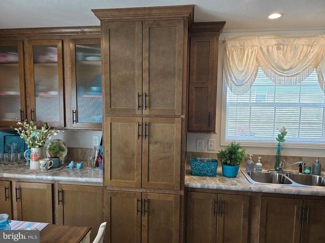 300 ORIOLE DR, Carlisle, PA 17013