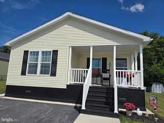 300 ORIOLE DR, Carlisle, PA 17013