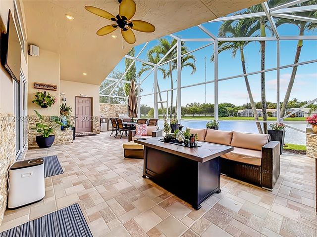 9889 Agnello St, Lake Worth, FL 33467