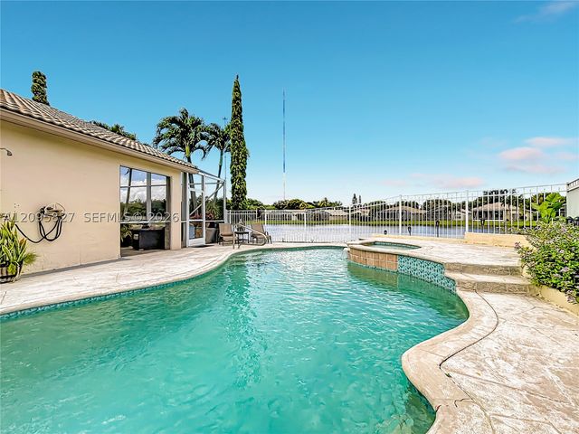 9889 Agnello St, Lake Worth, FL 33467