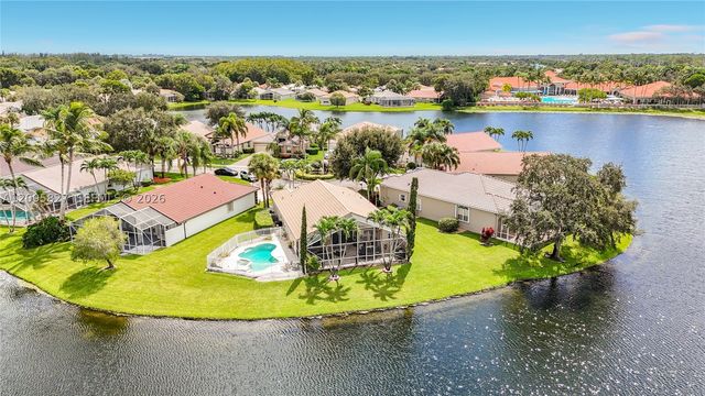 9889 Agnello St, Lake Worth, FL 33467
