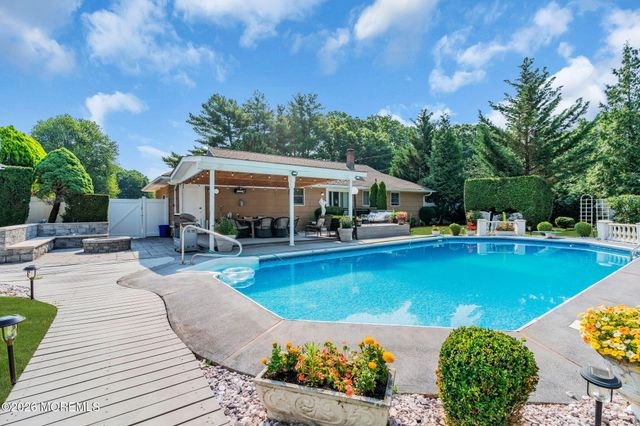 77 Michael Road, Spotswood, NJ 08884