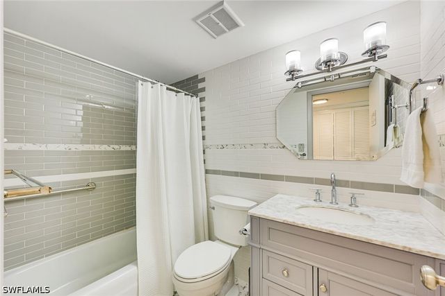 5 High Point CIR W 204, Naples, FL 34103