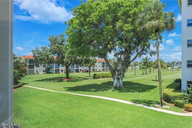 5 High Point CIR W 204, Naples, FL 34103