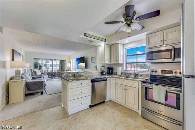 5 High Point CIR W 204, Naples, FL 34103