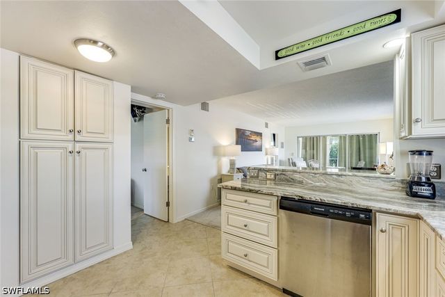 5 High Point CIR W 204, Naples, FL 34103