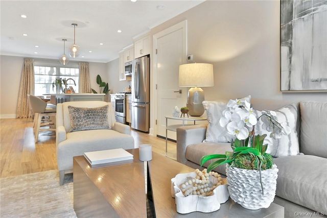 470 Main Street 11, Armonk, NY 10504