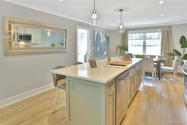 470 Main Street 11, Armonk, NY 10504