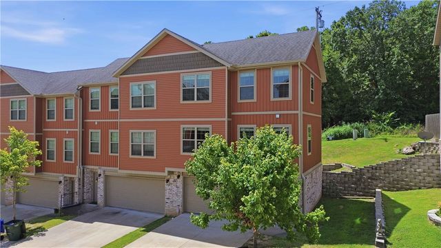 2821 Cottonwillow, Fayetteville, AR 72704