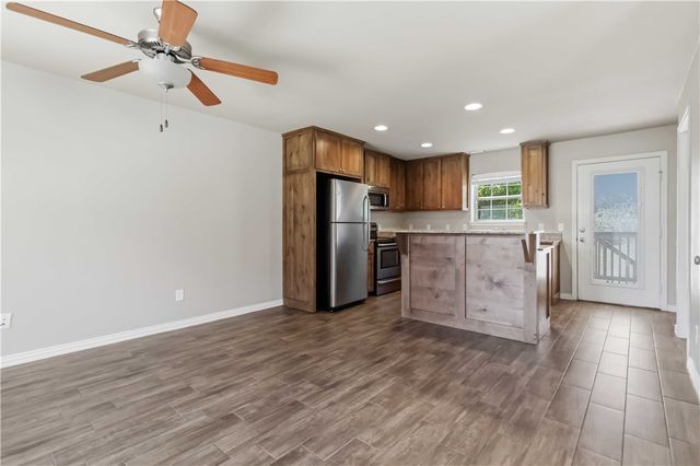 2821 Cottonwillow, Fayetteville, AR 72704
