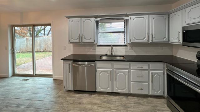 12510 Maple Ridge Road, Oklahoma City, OK 73120