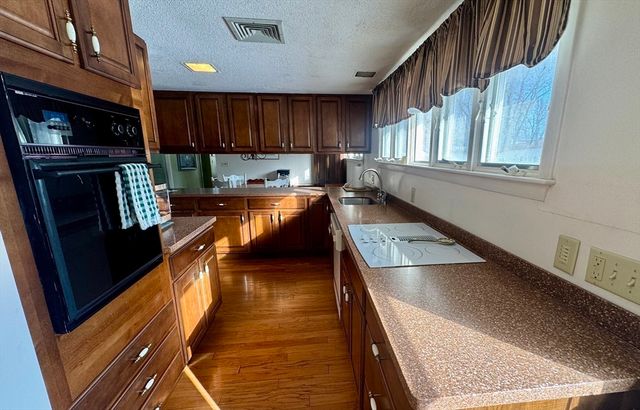 49 Whittier Dr, Scituate, MA 02066