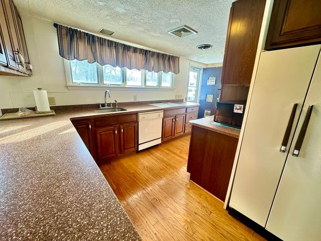 49 Whittier Dr, Scituate, MA 02066