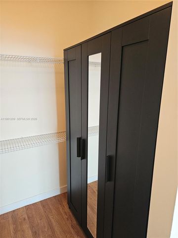 325 S Biscayne Blvd 3116, Miami, FL 33131