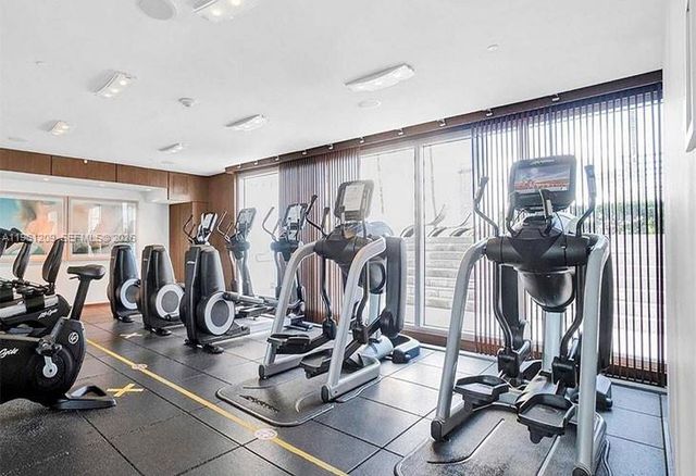 325 S Biscayne Blvd 3116, Miami, FL 33131