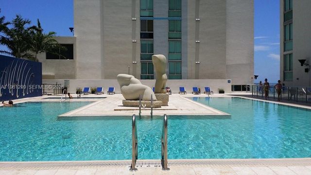 325 S Biscayne Blvd 3116, Miami, FL 33131