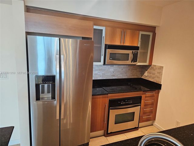 325 S Biscayne Blvd 3116, Miami, FL 33131