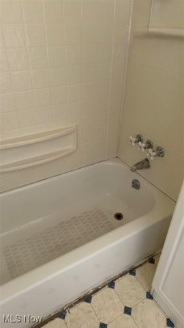 828 E 216th Street, Euclid, OH 44119