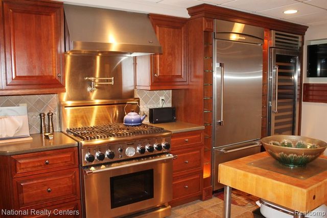 13756 Eaton Drive 16, Plymouth, MI 48170