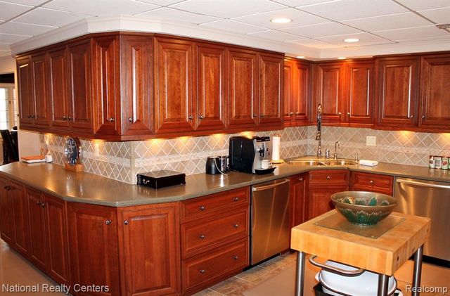 13756 Eaton Drive 16, Plymouth, MI 48170