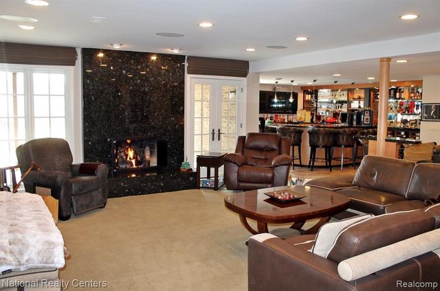 13756 Eaton Drive 16, Plymouth, MI 48170