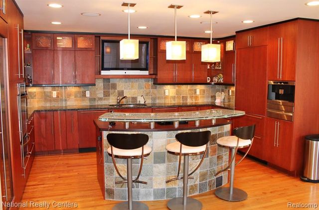 13756 Eaton Drive 16, Plymouth, MI 48170