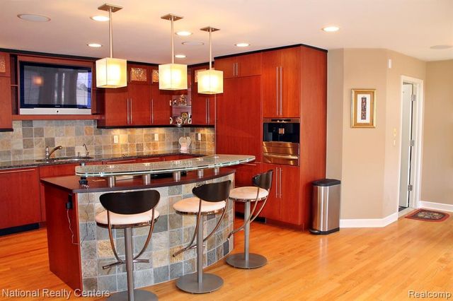 13756 Eaton Drive 16, Plymouth, MI 48170