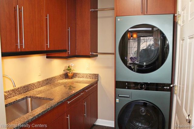 13756 Eaton Drive 16, Plymouth, MI 48170