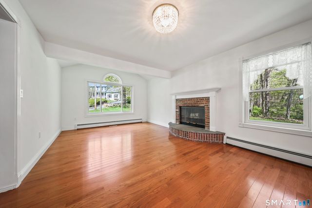 81 Amanda Lane, Naugatuck, CT 06770