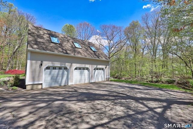81 Amanda Lane, Naugatuck, CT 06770