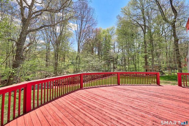 81 Amanda Lane, Naugatuck, CT 06770