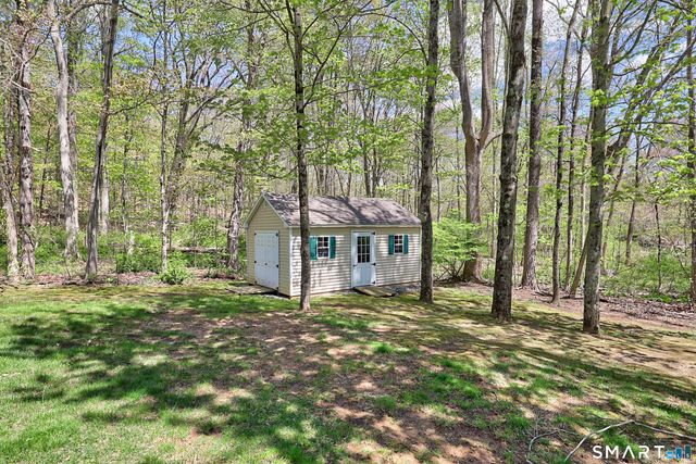 81 Amanda Lane, Naugatuck, CT 06770
