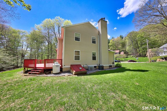 81 Amanda Lane, Naugatuck, CT 06770