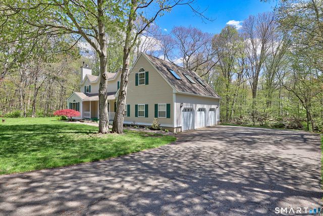 81 Amanda Lane, Naugatuck, CT 06770