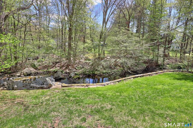 81 Amanda Lane, Naugatuck, CT 06770