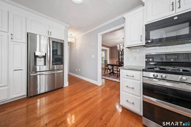 81 Amanda Lane, Naugatuck, CT 06770