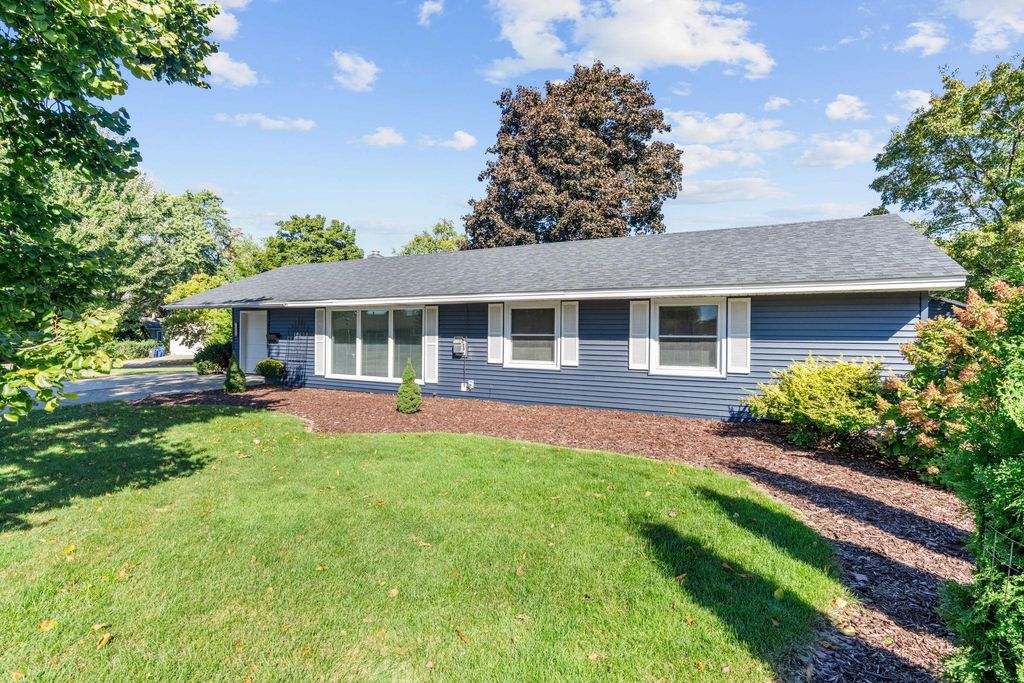 1330 Colby Avenue, Saint Paul, MN 55116