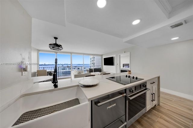 7601 E Treasure Dr 1722, North Bay Village, FL 33141