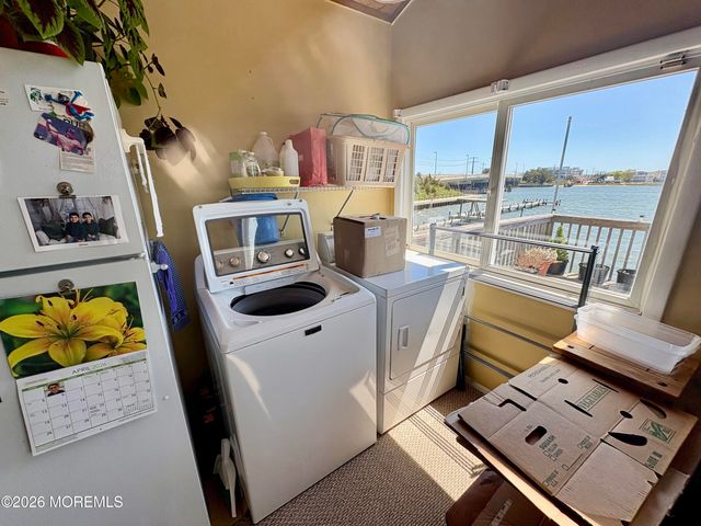 11 4th Street, Manahawkin, NJ 08050