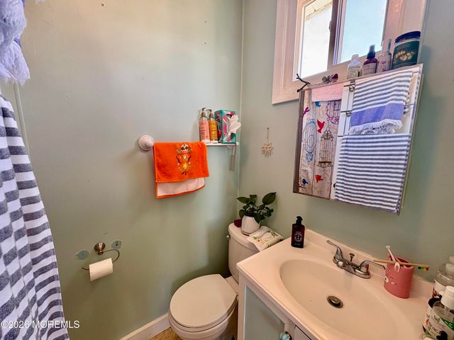 11 4th Street, Manahawkin, NJ 08050