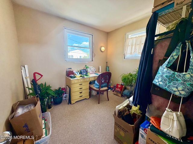11 4th Street, Manahawkin, NJ 08050