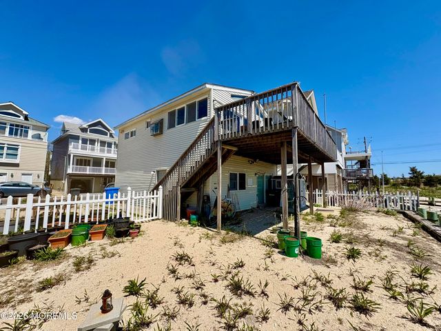 11 4th Street, Manahawkin, NJ 08050
