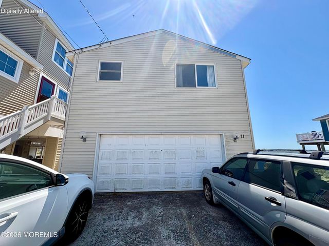 11 4th Street, Manahawkin, NJ 08050