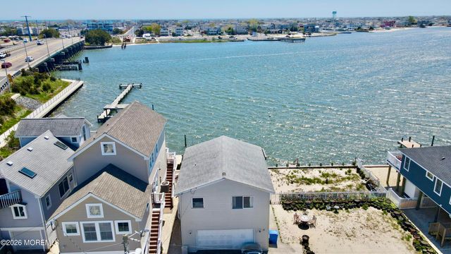 11 4th Street, Manahawkin, NJ 08050