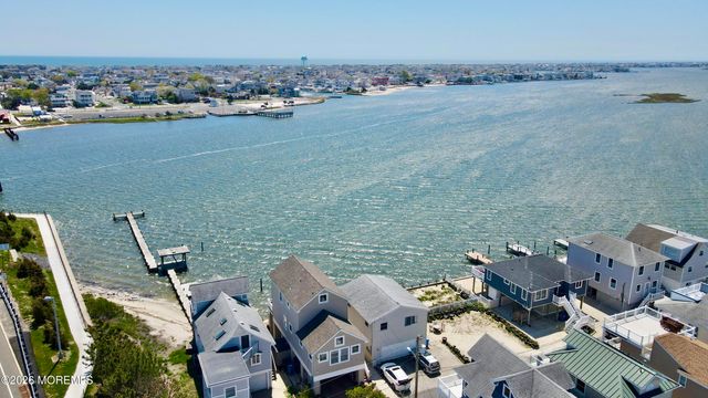 11 4th Street, Manahawkin, NJ 08050