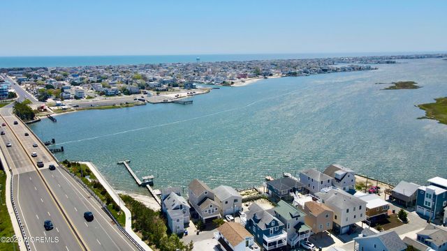 11 4th Street, Manahawkin, NJ 08050