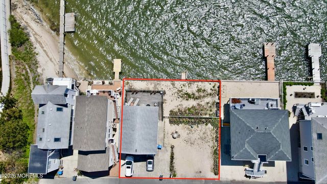 11 4th Street, Manahawkin, NJ 08050
