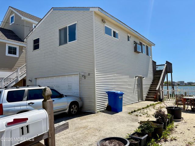 11 4th Street, Manahawkin, NJ 08050