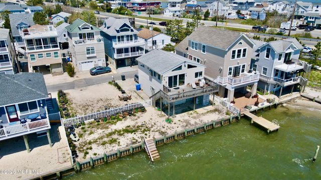 11 4th Street, Manahawkin, NJ 08050